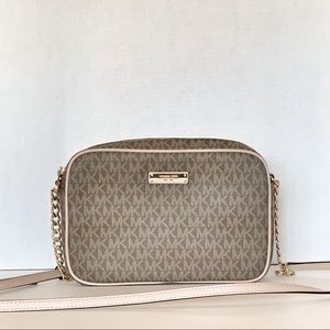 MICHAEL KORS JET SET